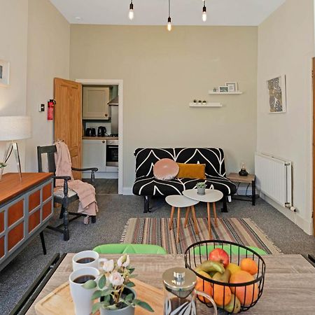 Cozy With Character Logie Green Central Main Door Flat Edinburgh Exterior photo