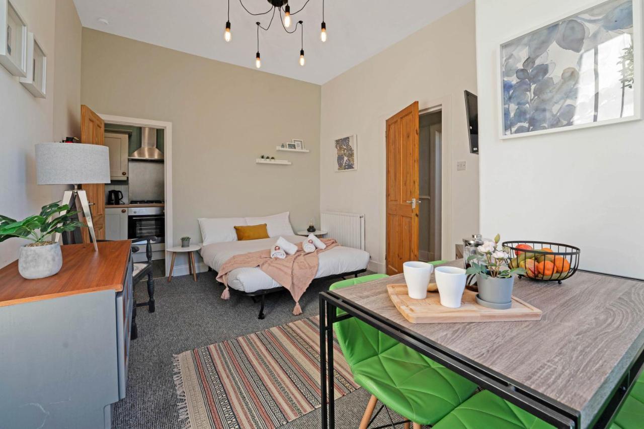 Cozy With Character Logie Green Central Main Door Flat Edinburgh Exterior photo